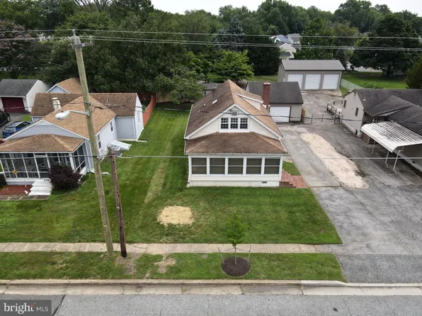 513 Clinton St, Delaware City, DE 19706