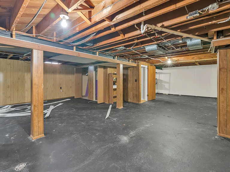 26800 Van Buren Rd — Photo 24