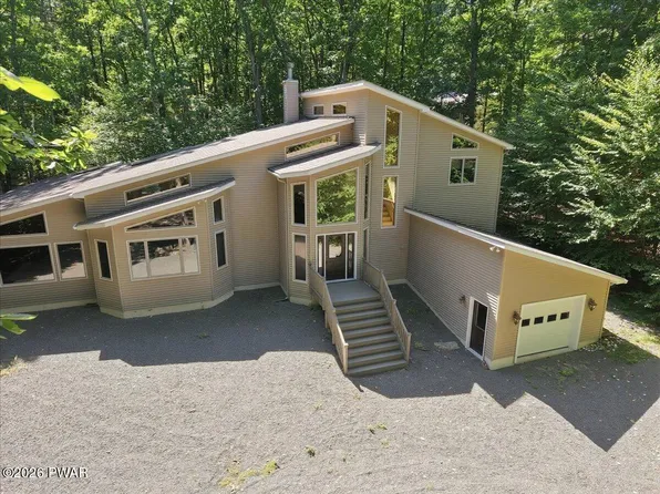 109 Cedar Ln, Hawley, PA 18428