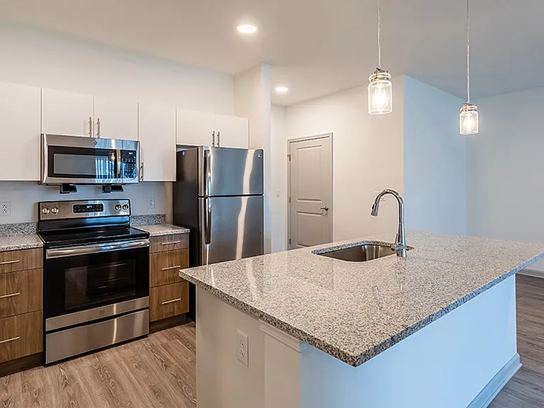 Winding Creek Apartments — Photo 1