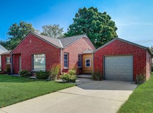3862 S 56th St, Greenfield, WI 53220
