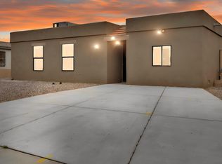 112 Hilton Ave NW, Albuquerque, NM 87107