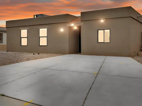 112 Hilton Ave NW, Albuquerque, NM 87107