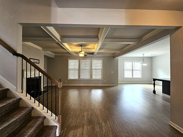 7561 Silk Tree Point — Photo 6