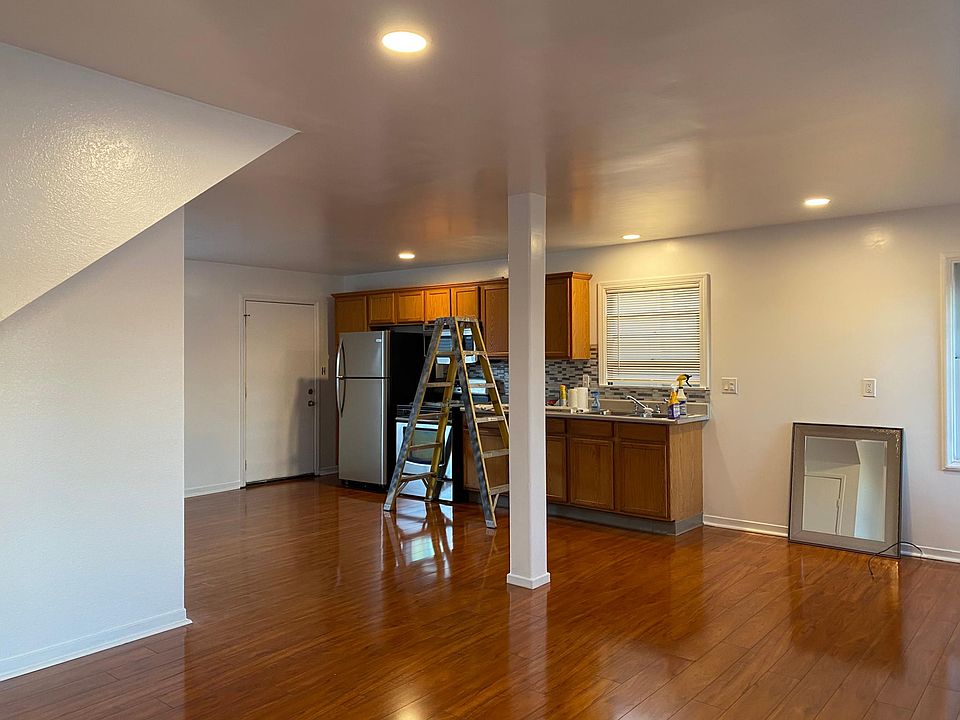 1st image of 306 Willow Ave #0