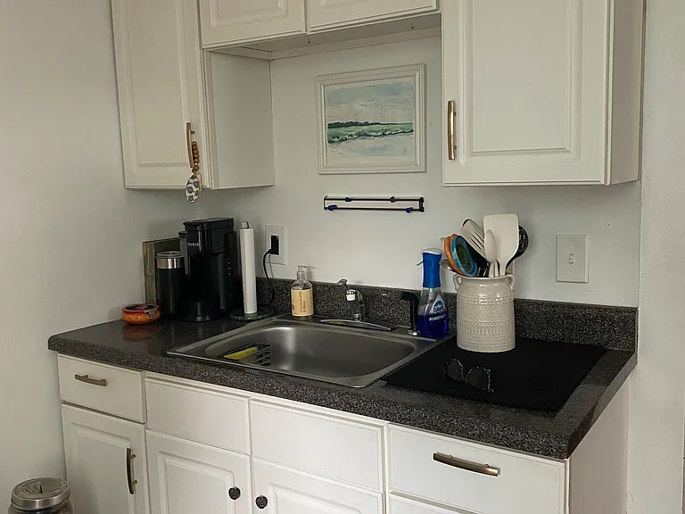 9 Kracke St #B — Photo 4