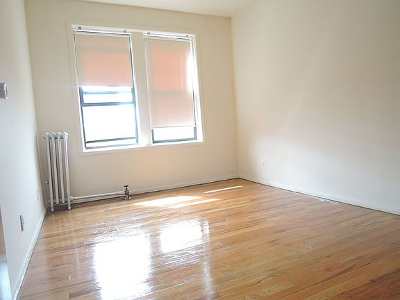 4th image of 2146 29th St APT D3