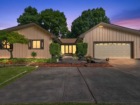 38459 Moravian Dr, Clinton Township, MI 48036