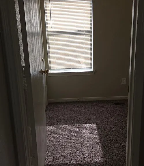 3204 Hereford Ln — Photo 16