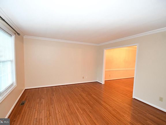 5th image of 117 Barbara Ann Dr