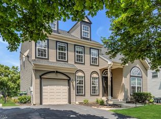 57 Byron Dr, Phillipsburg, NJ 08865