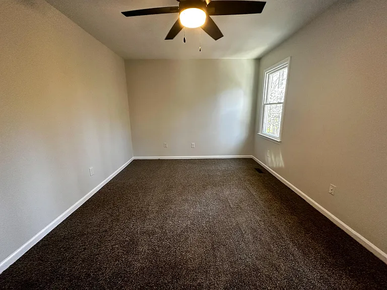 102 Stowe Pl #B — Photo 6
