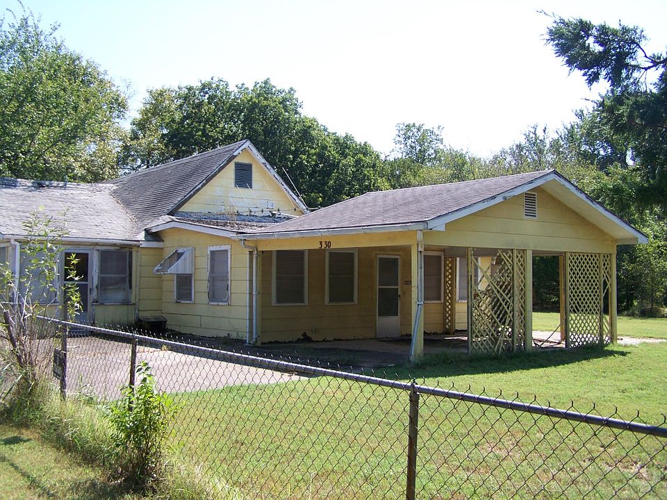 1st image of 330 W Leslie St