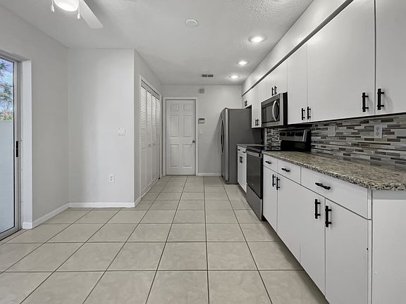 5th image of 7542 Fairlinks Ct #2