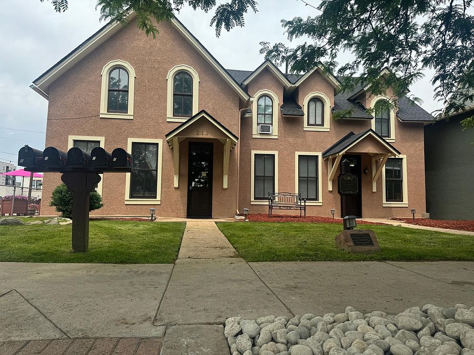 Owens House is a historical property in the heart of Downtown Castle Rock.