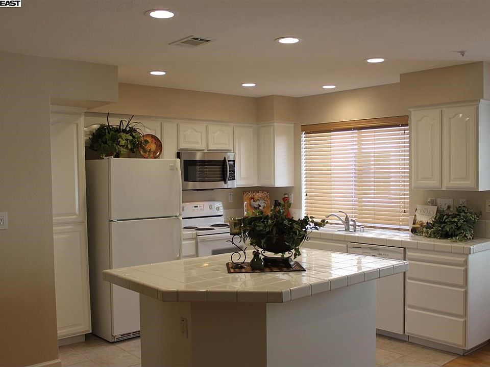 1st image of 4553 Mangrove Dr