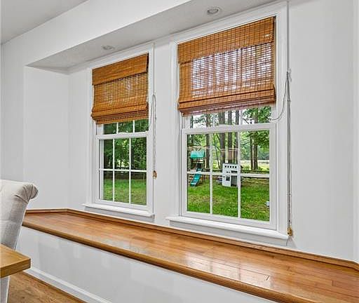 4th image of 505 Plantation Rd