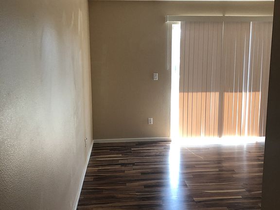 3rd image of 100 W Curtis St #201