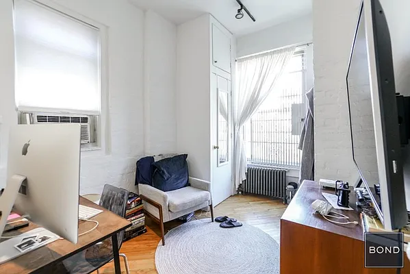 Rented by Bond New York | media 16