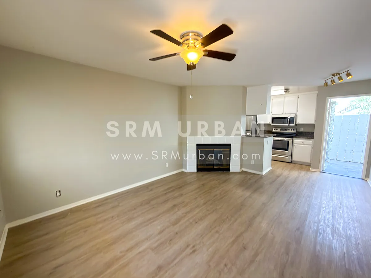 Building Photo - 4340 Kansas St #2