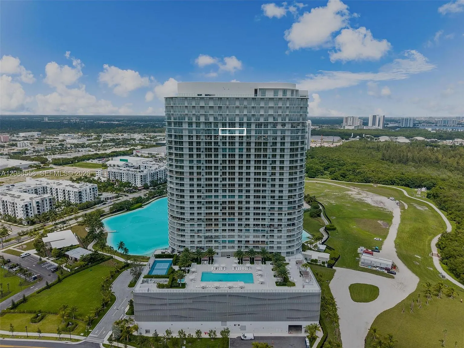 One Park Tower — Photo 4