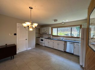 3 Pebblestone Cir, Suffield, CT 06078