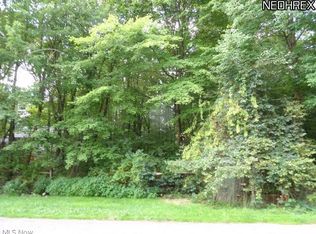 Cranwood St NW, North Canton, OH 44720