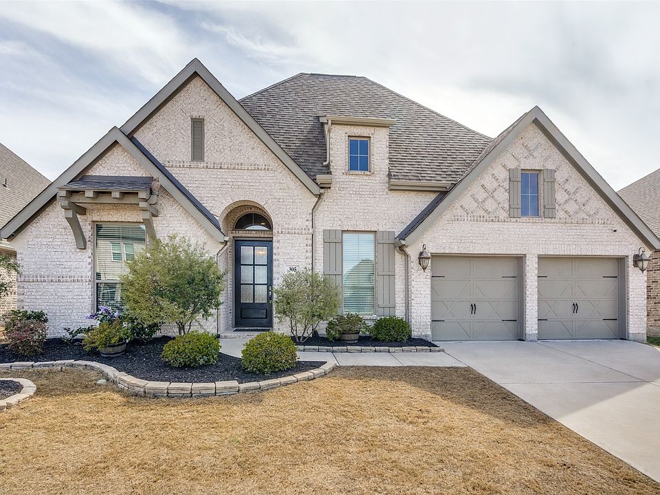 1st image of 305 Oak Hollow Way