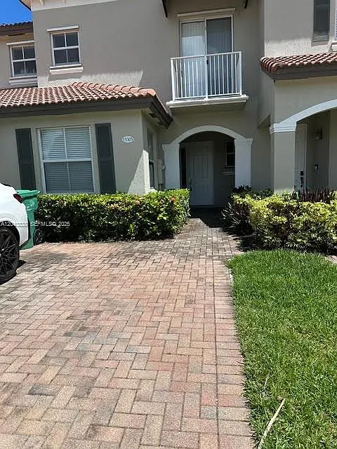 Century Gardens Villas — Photo 2