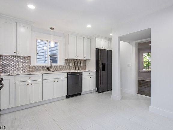 5th image of 57 Goldsmith Ave