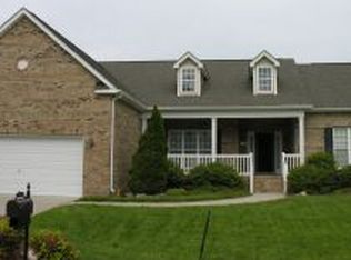6911 E Whirlaway Ct, Whitsett, NC 27377