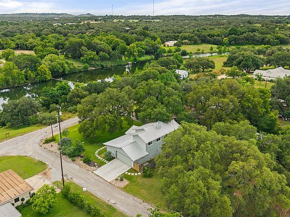 3rd image of 701 River Rd