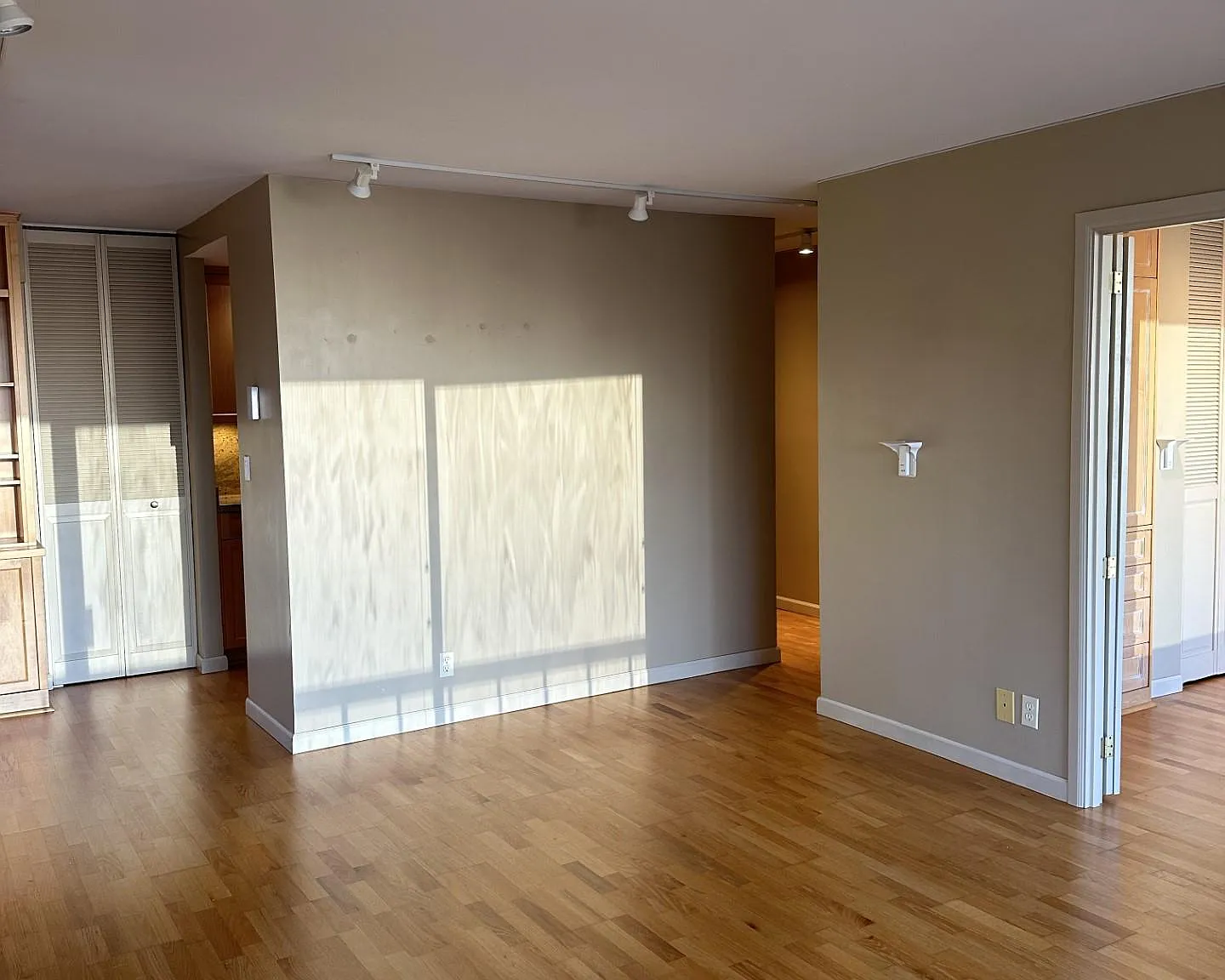 1 bed, 611 sqft, $2,400 — Photo 3