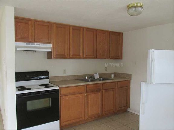 2nd image of 1810 Bond St