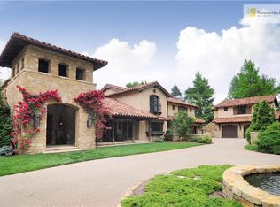 8710 Alhambra St, Prairie Village, KS 66207