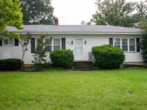 101 Franklin Blvd S, Gretna, VA 24557