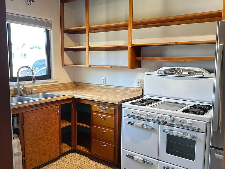 1361 Santa Rosa Dr — Photo 22