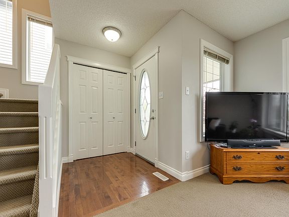 2nd image of 91 Summerfield Point E