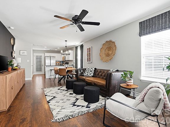5th image of 7316 Hollow Brook Ct