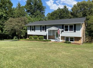 1029 Amersham Rd, Kingsport, TN 37660