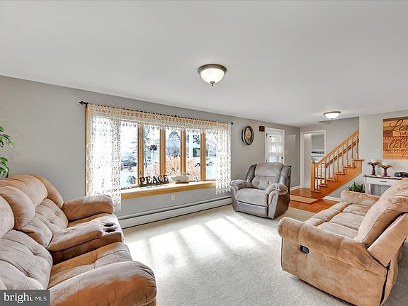 5th image of 65 Horseshoe Blvd