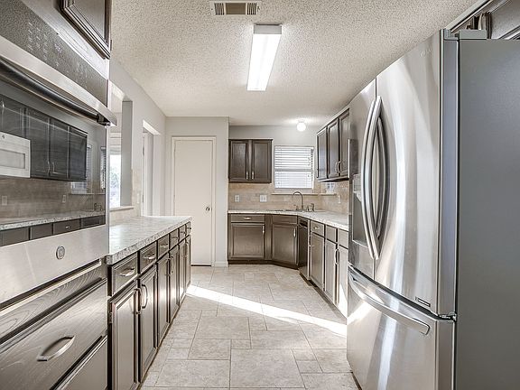 5th image of 10601 Cobblestone Dr