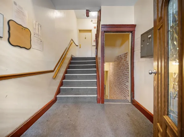 91 Romaine Avenue image 2 of 30