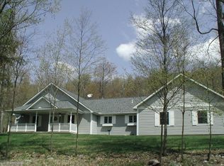 1 Lakeside Ct, Tunkhannock, PA 18657