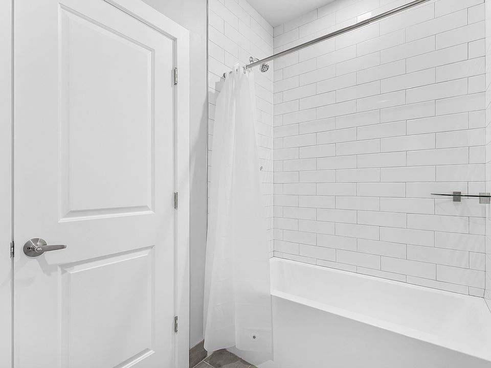 1st image of 132 W Ashmead St