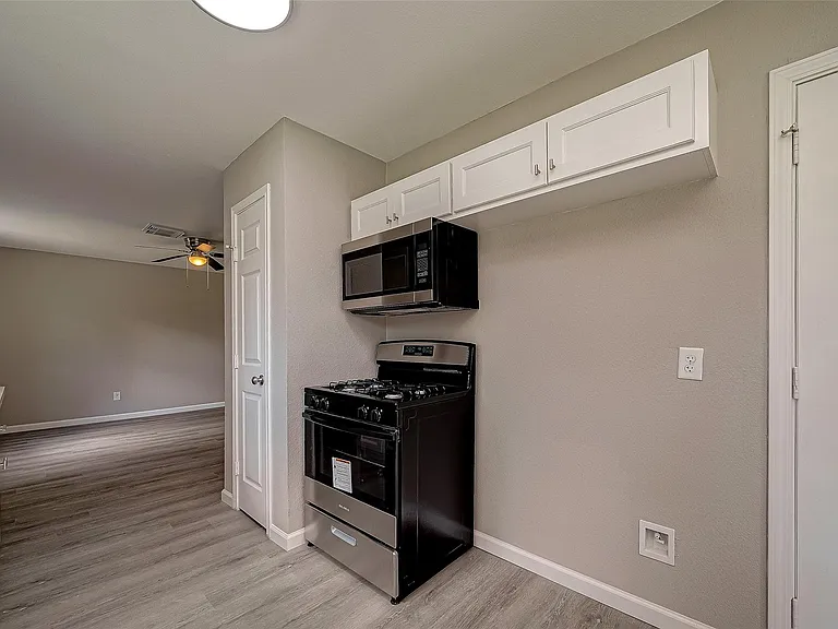 8619 Valley Meadow Dr — Photo 22
