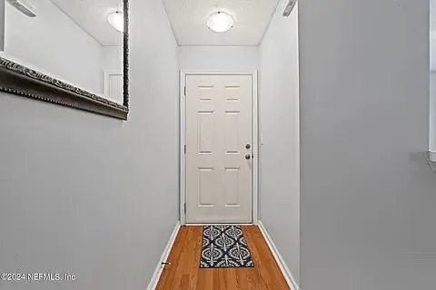 3 bed, 1318 sqft, $2,200 — Photo 4