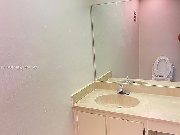 5th image of 9375 Fontainebleau Blvd APT L426