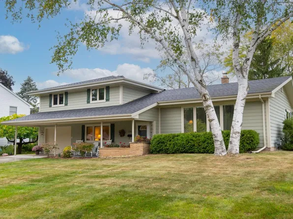 542 West Walters STREET, Port Washington, WI 53074