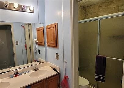 4th image of 2105 Woodlark Dr #2D-773632